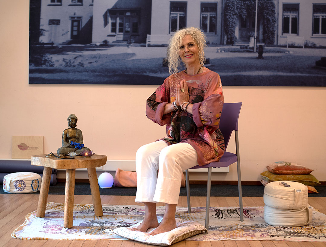 STOELYOGA misschien wel de ideale manier om toch gezond te bewegen.